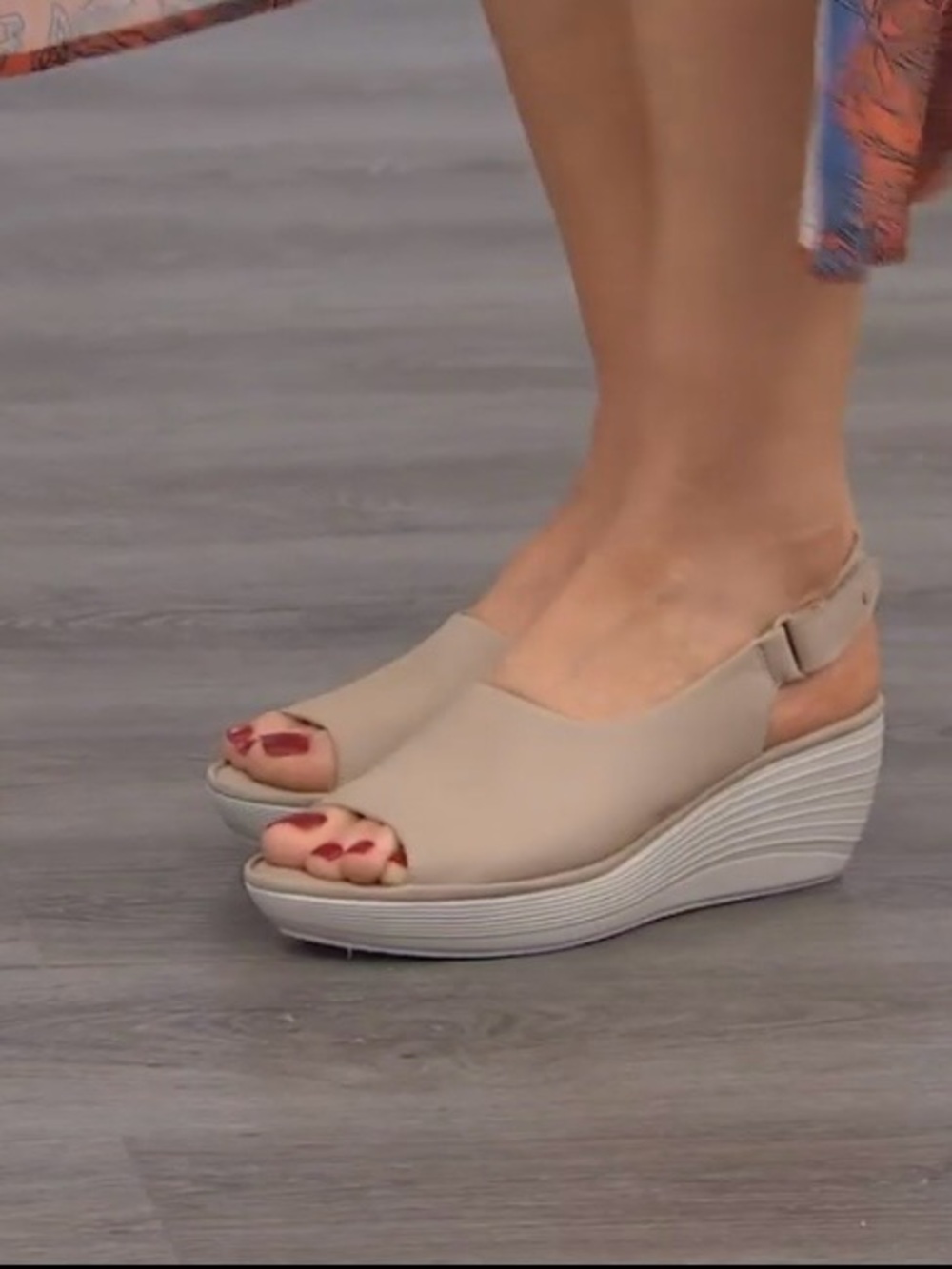 Clarks Reedly Shaina Sand Nubuck Wedge Sandal Size 8 1/2